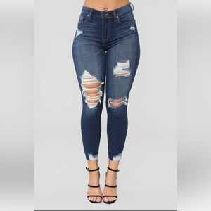 NWT Fashion Nova Ankle Jeans Size 7